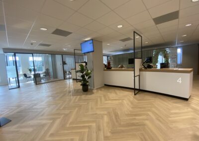 Interstore interieurbouw BV realiseert een geheel duurzaam en milieuvriendelijk apothekersinterieur in apotheek Vleuten